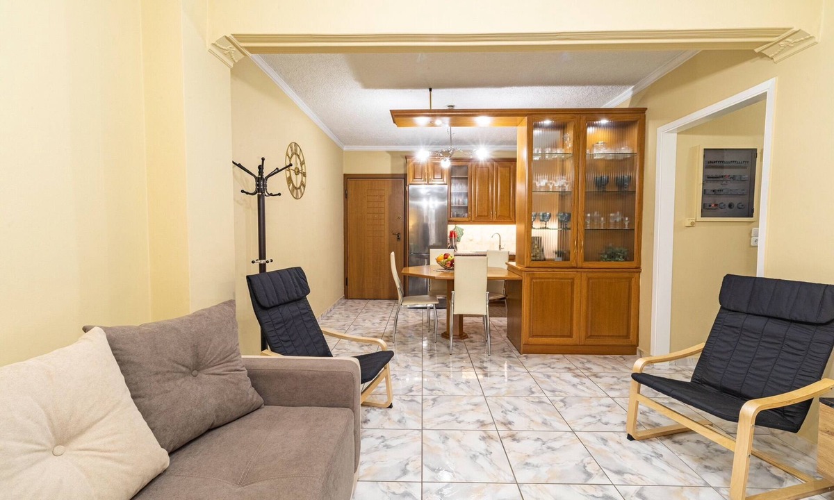 Nafplion City Centre Apartment | Johnny’s Three Bedroom Apartment for 2-8 people —5min from Nafplio center