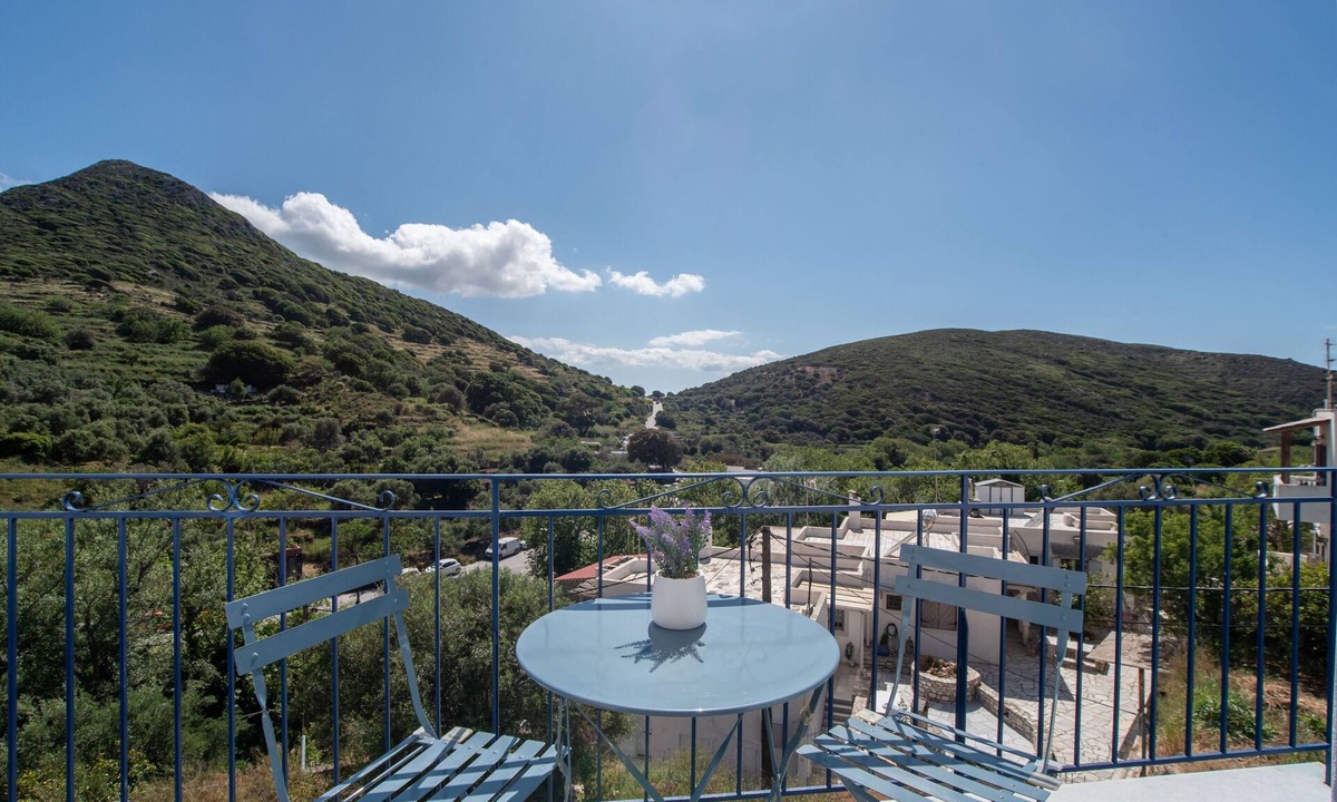 Naxos House | Kalliopis View Country House, Kinidaros – Mountain View, Wi-Fi & Air Conditioning