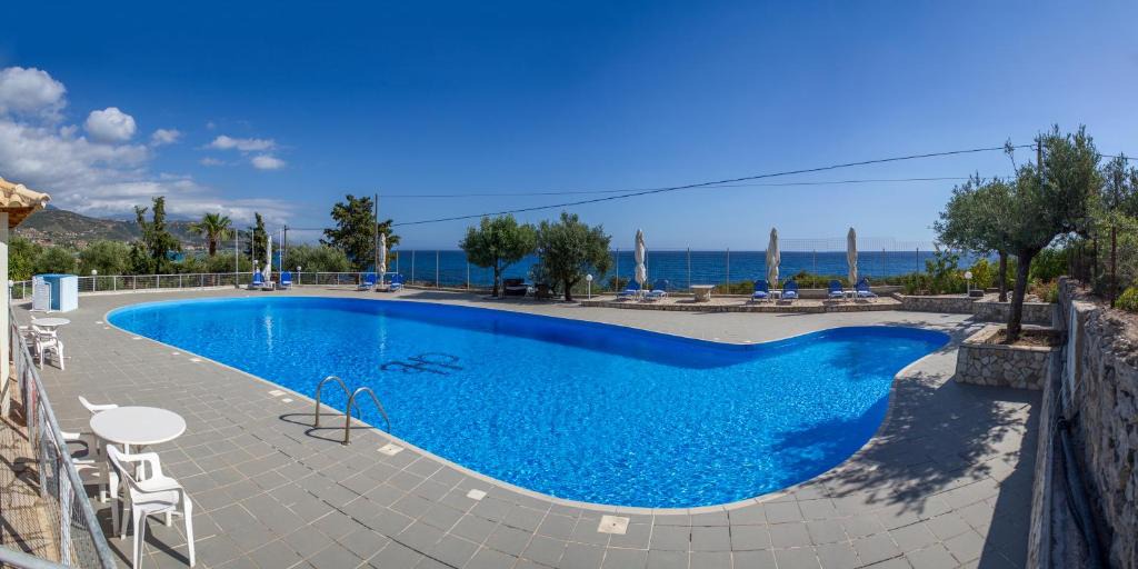 Kardamyli Hotel | Kardamili Beach Hotel