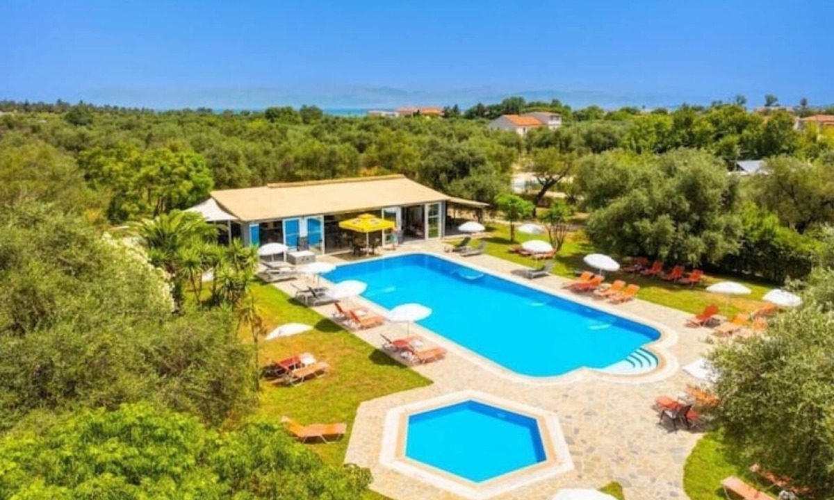 Roda Hotel | Kosmas Deluxe Studio – A Sun-Kissed Escape in Roda