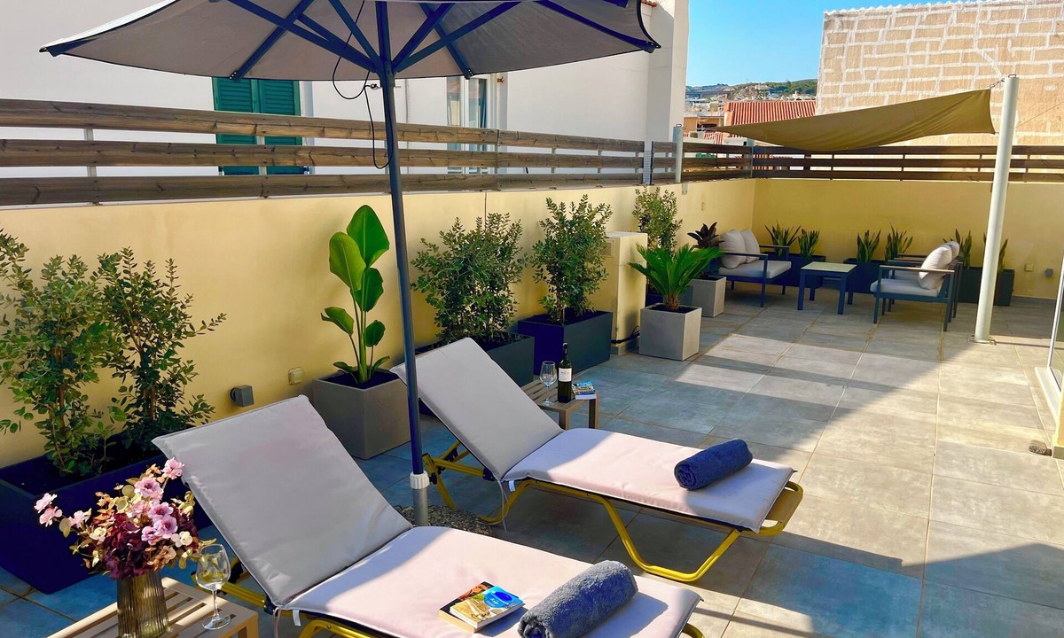 Old Town Rethymnon Apartment | Kristin's Maisonette - Roof terrace & Sauna