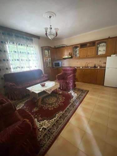 Udenisht House | Lakeside Rental