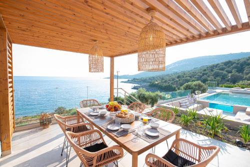 Evgiros Villa | Lefkira Seafront Villa