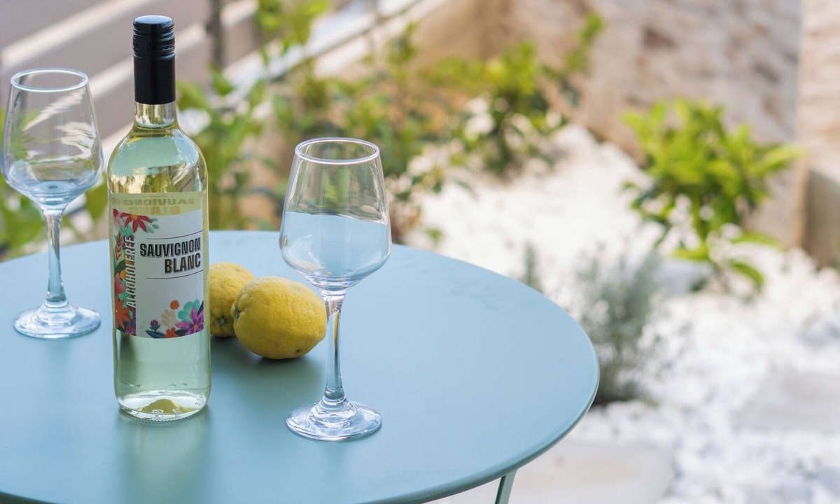 Monopari Apartment | Lemon Tree - Private Garden & View