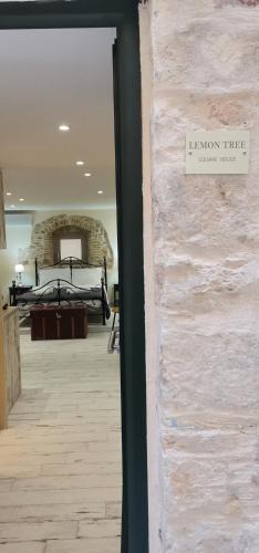 Old Town Apartment | LEMON TREE Square house