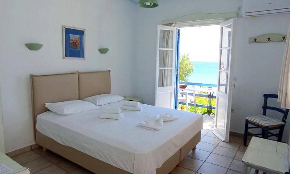 Platis Gialos Apartment | Lodge Narlis - Erato Room - Next to the beach with sea view