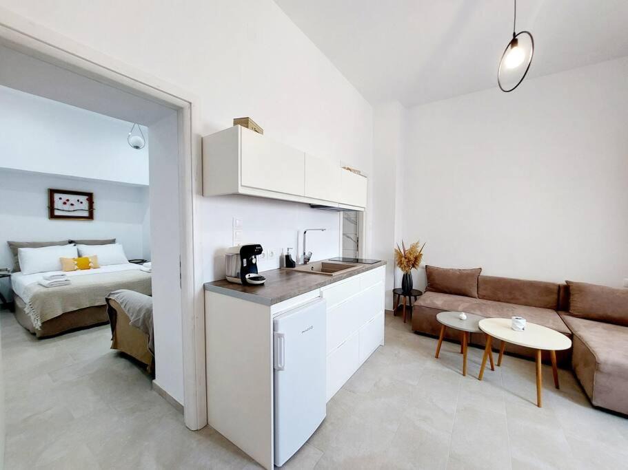 Adamas Apartment | LOR apparemment in center of Adamas