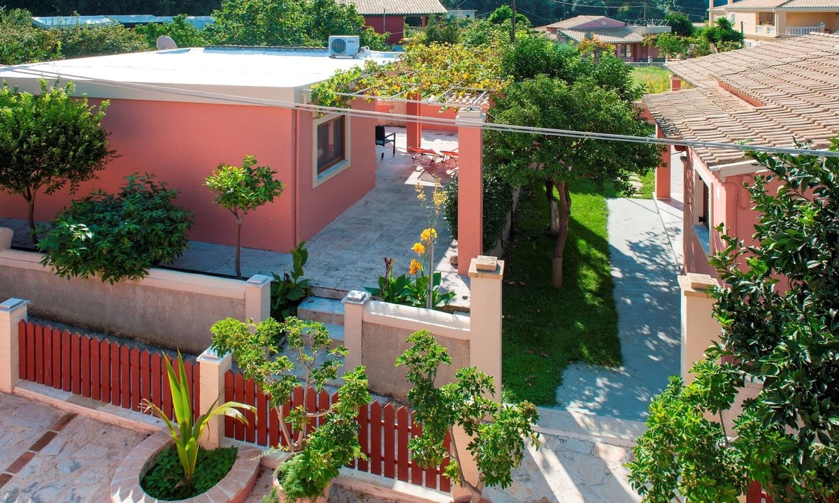 Agios Gordios Cottage | Lovely 2-bedroom cottage, 2 minutes froim the sandy beach