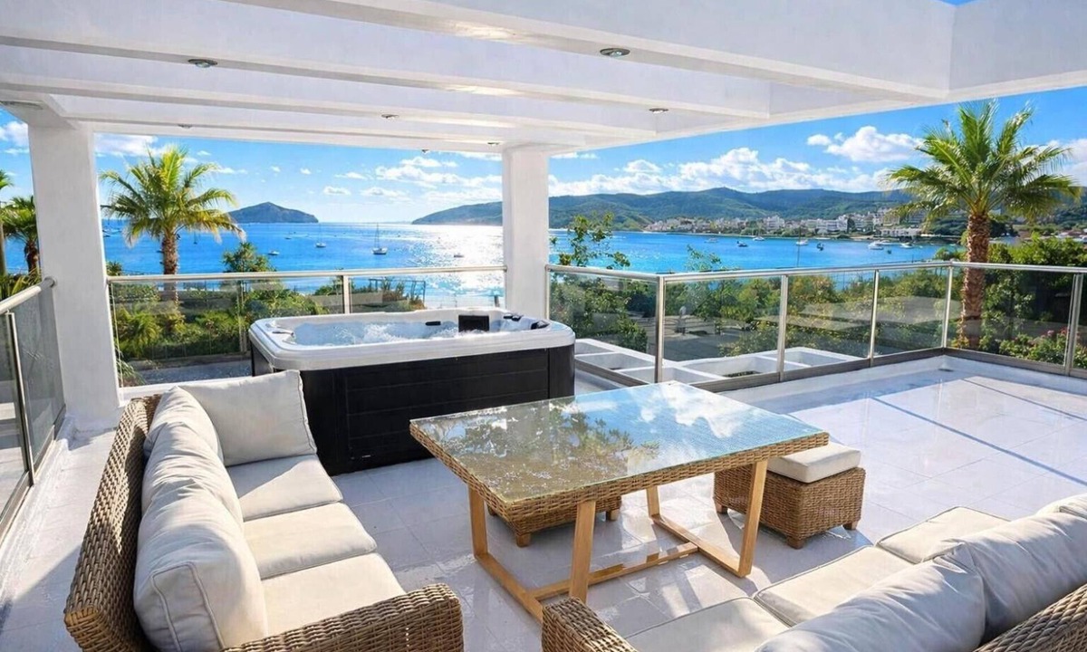 Porto Rafti Villa | Luxuriöse Strandvilla mit Whirlpool, Sauna & privatem Fitnessraum