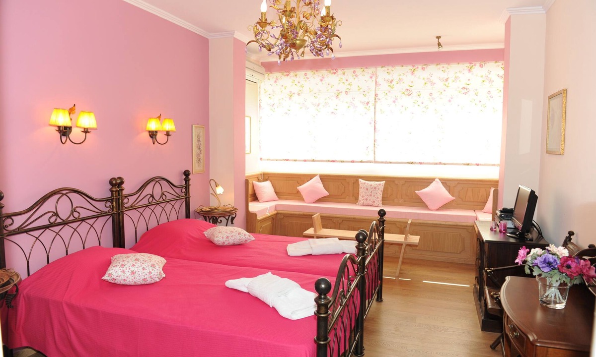 Episkopos Apartment | Luxurius boutique hotel with direct access to the sea