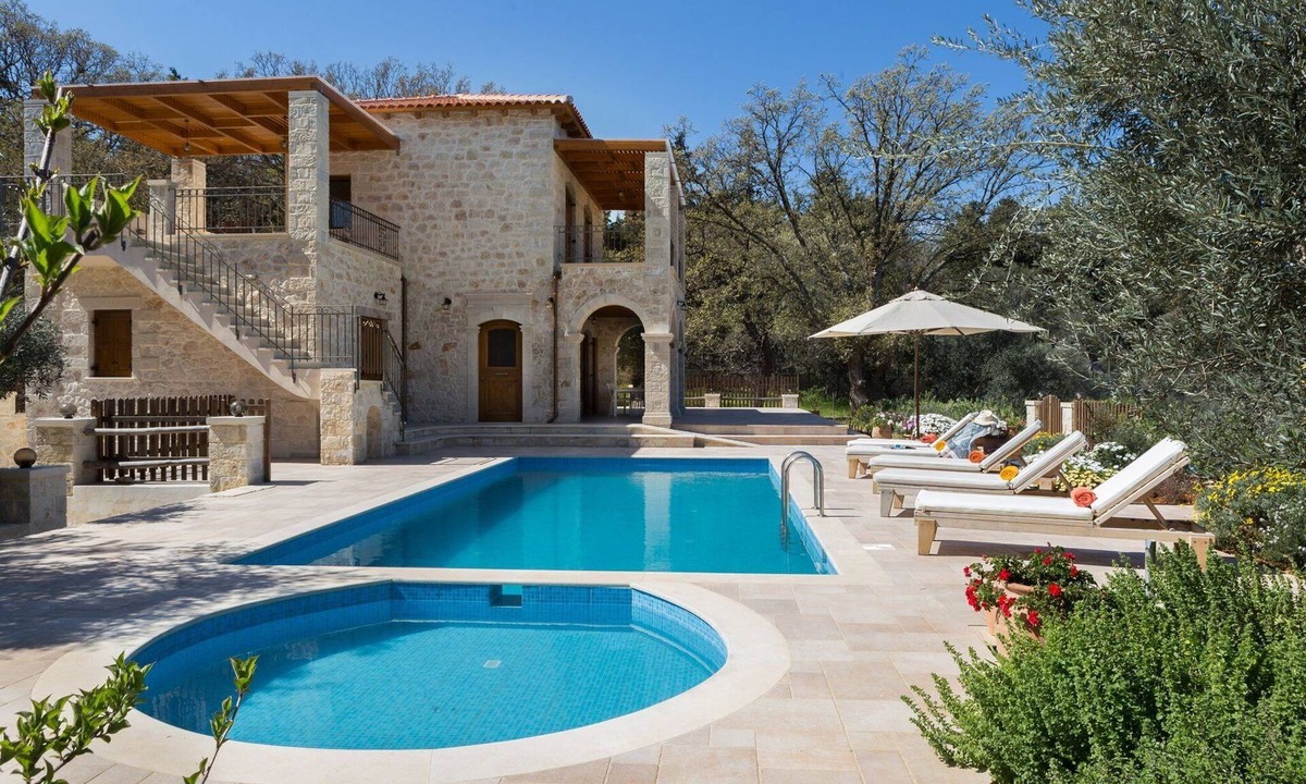 Atsipópoulon Villa | Luxury Crete Villa | Villa Melpomeni | 5 Bedrooms | Private Pool