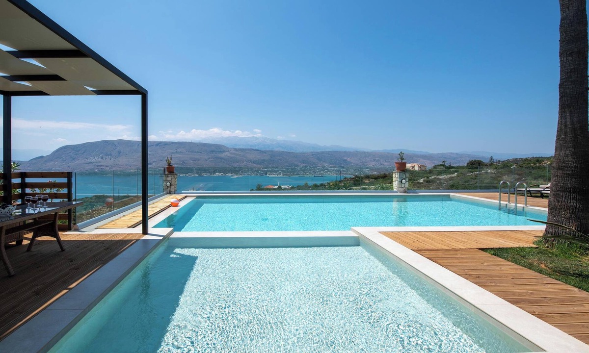 Pitharion Villa | Luxury heated pool villa with breathtaking sea views