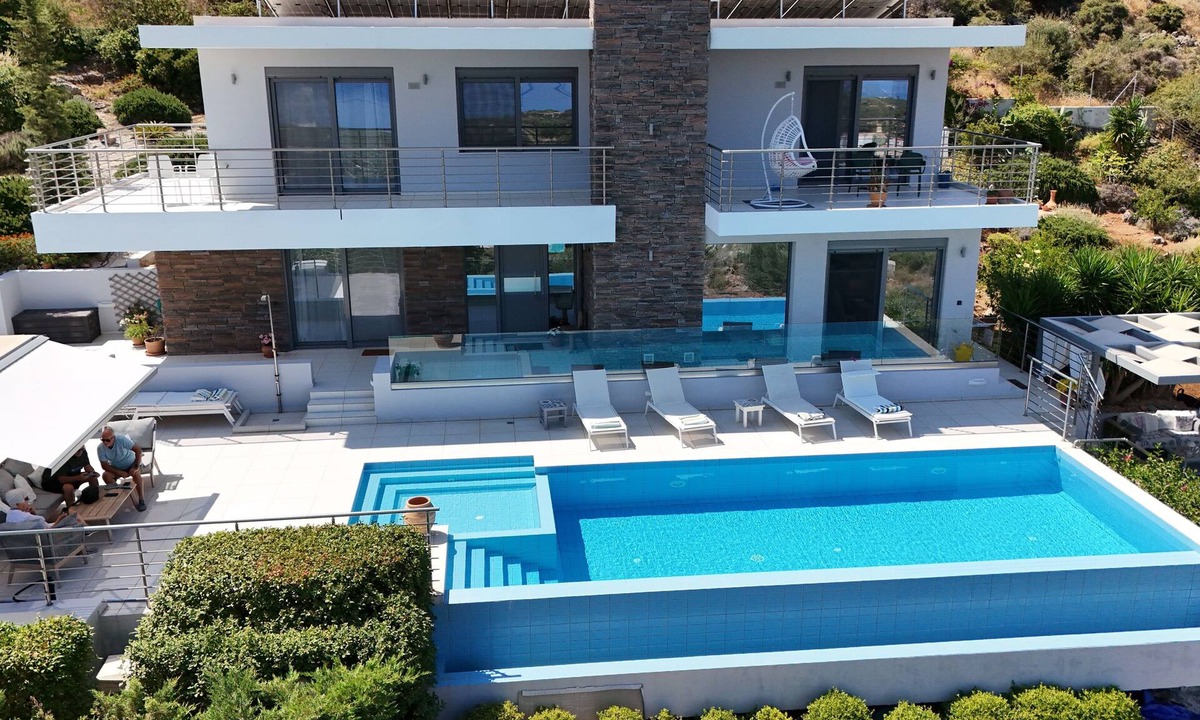 Apokoronas Villa | Luxury villa with infinity pool, sea &, mountain views