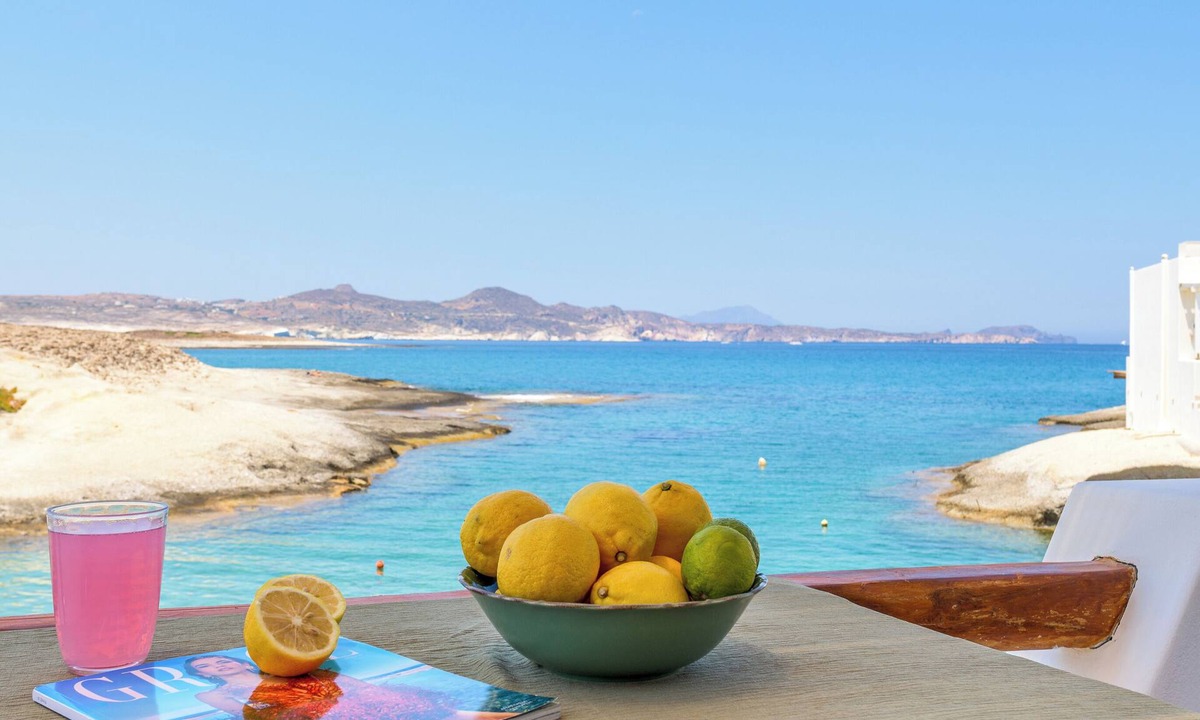 Milos House | Manolis And Filio Home -By The Sea
