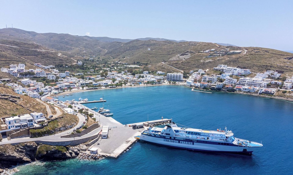 Merichas Apartment | Marvelous sea view 3-bedroom apartment with AC in Kythnos