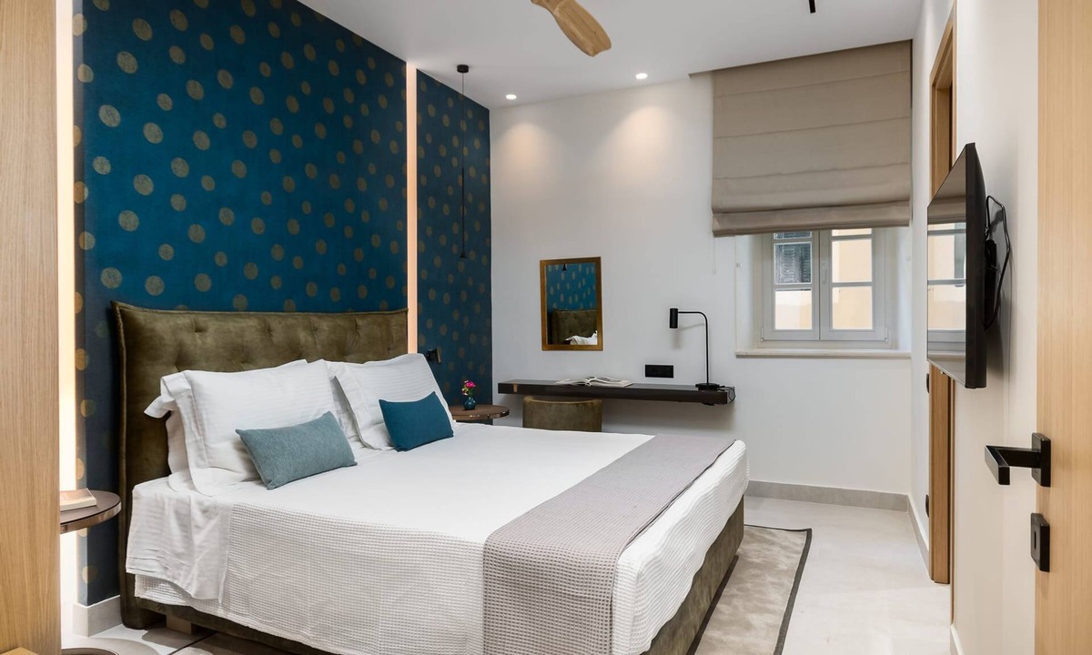 Old Town House | Master Suite Sea View