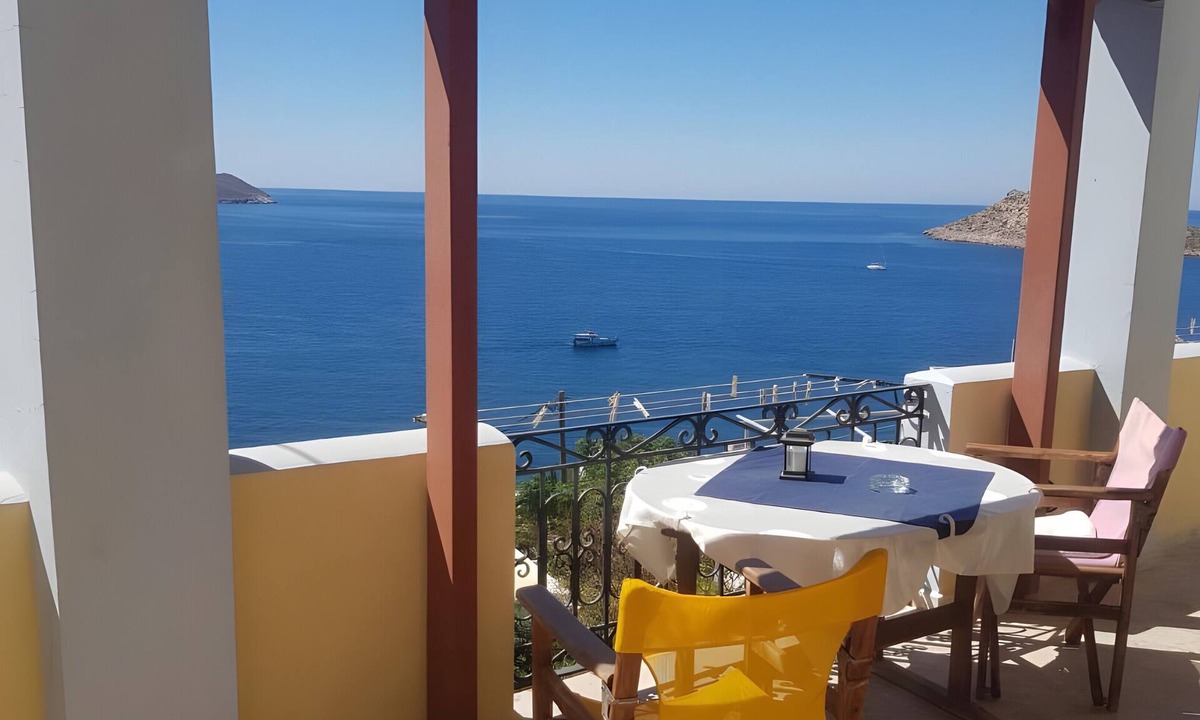 Mirties Apartment | Melina's sunset – Cozy flat with 2 rooms, 2 baths, and bay views in Myrties