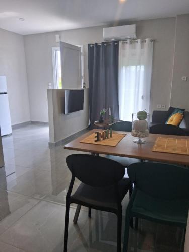 Topeiros Apartment | Melissan Escape