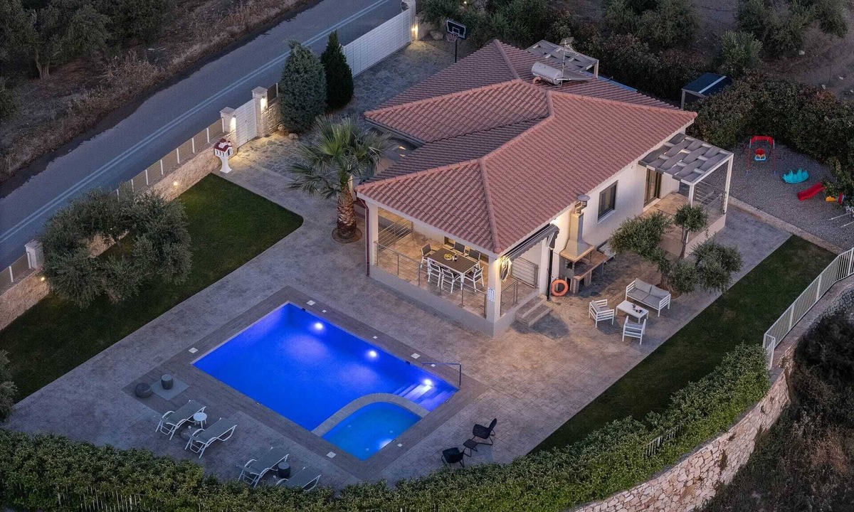Asteri Villa | Merastri Villa a Peaceful Retreat!, Villa