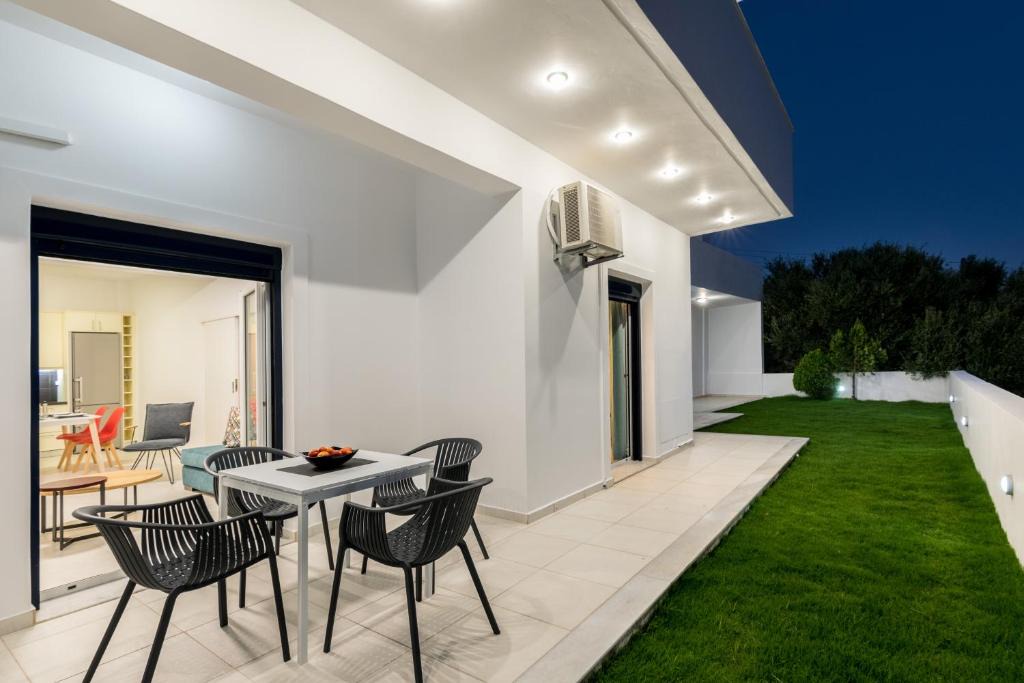 Mavros Kolimpos House | Metaxakis Home. 2