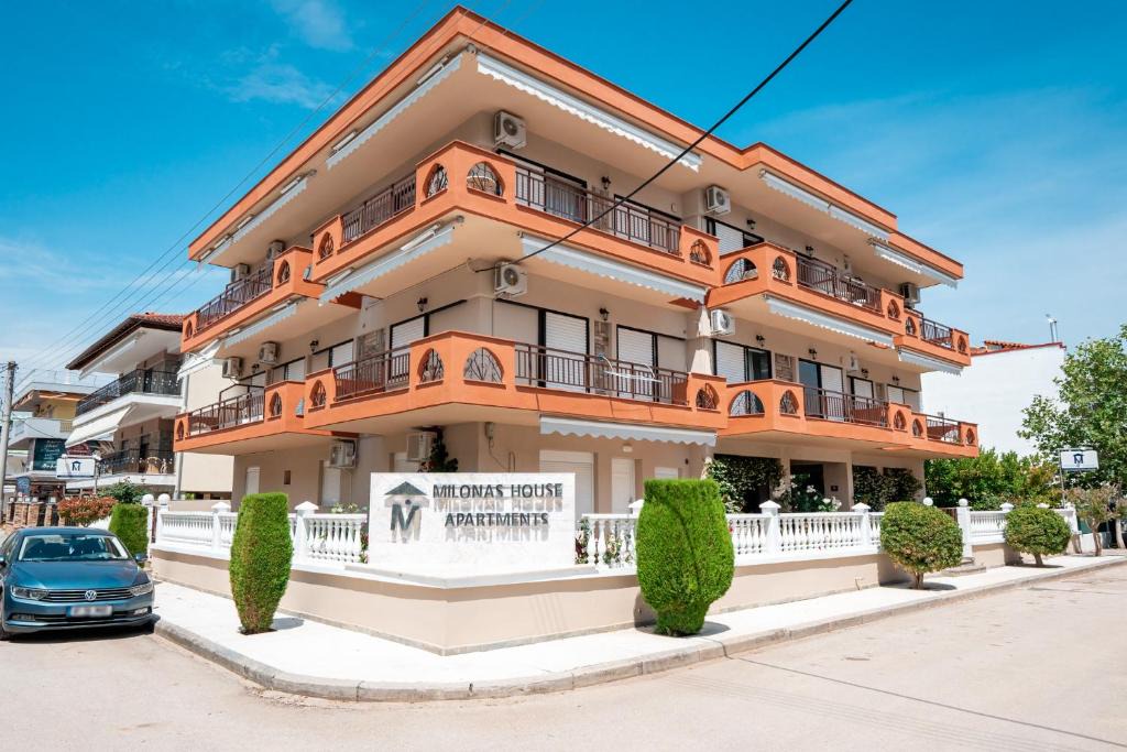 Paralia Dionysiou Apartment | Milonas House Apartments