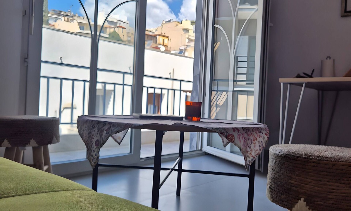 Kavala Apartment | Mokshouse – Bright, Comfortable Apartment near City Center and Beach
