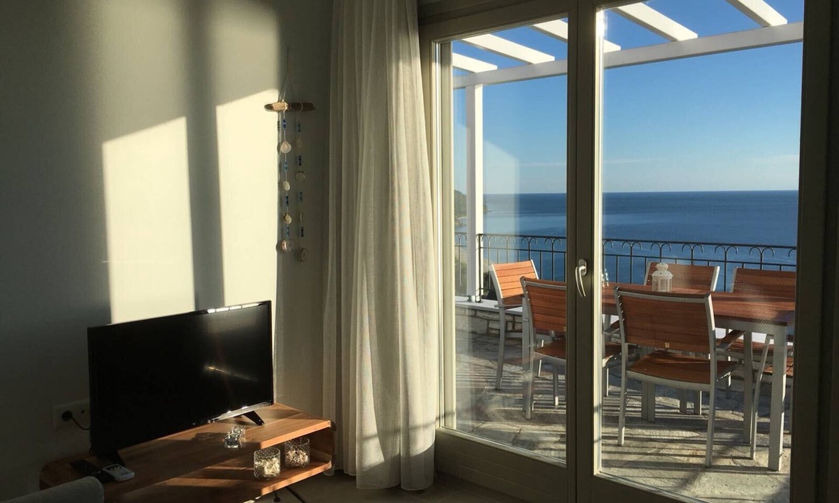 Zagora-Mouresi Apartment | Moses Villa: Almond apartment with balcony