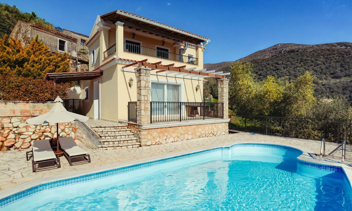 Barbati Villa | Mountain tranquillity meets coastal beauty near Nissaki
