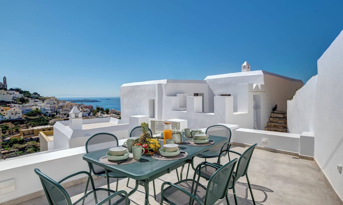 Ano Siros House | Mule House