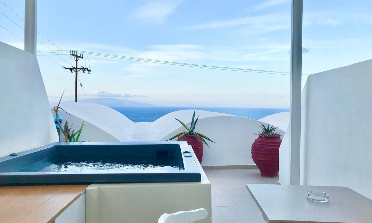 Oia Hotel | Muses Cycladic Suites - Two Level Maisonette with Sea view & Seasonal Hot Tub