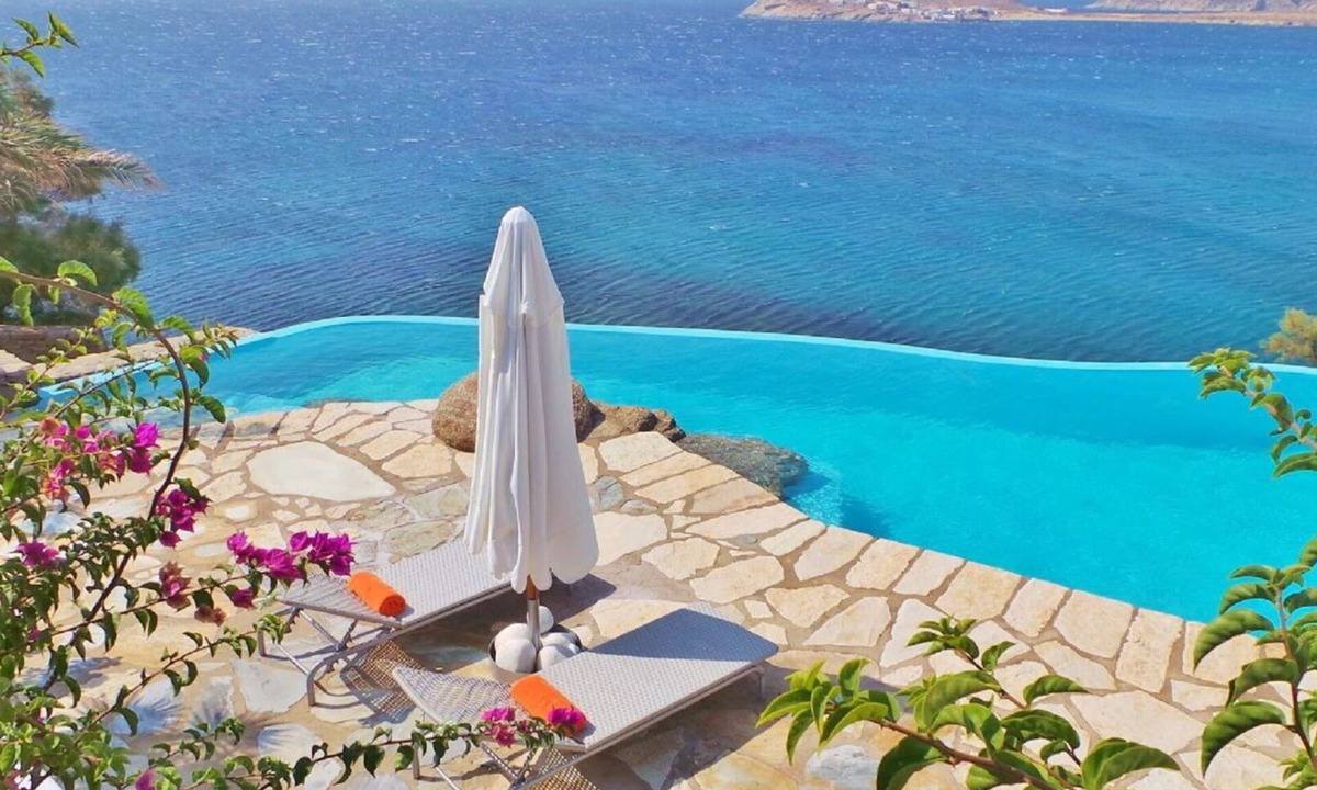 Kalafatis Villa | My Rental Homes - Villa Zenas with stunning pool overlooking the Aegean sea.
