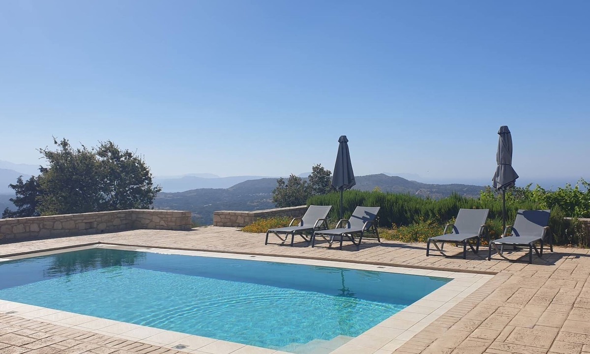 Monopari Villa | Nelia Villa Breathtaking Seaview, By Hellocrete