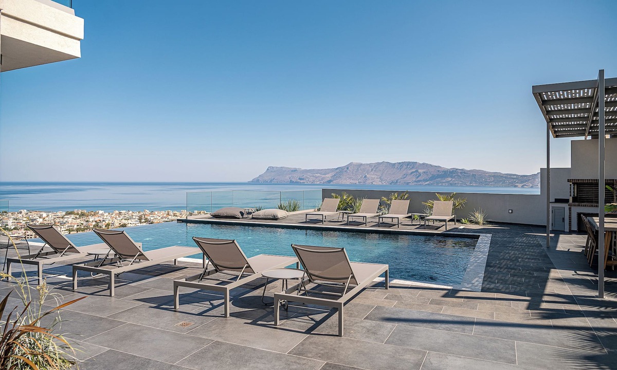 Kissamos Villa | New Luxury villa with infinity pool close to the city