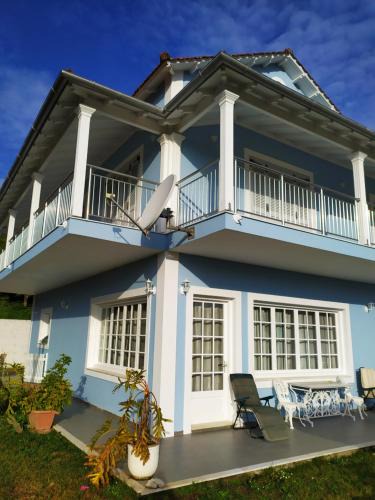 Agios Georgios House | Niko's Blue Villa in Kavvadades