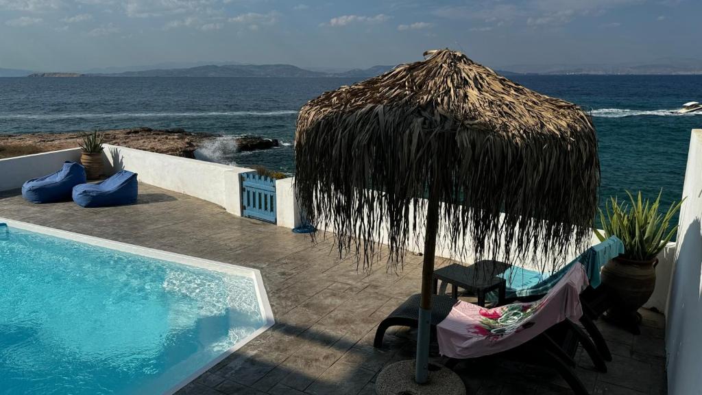Kontos Villa | NV seafront Villa with private pool & NV seafront luxury suites no pool acces - Aegina
