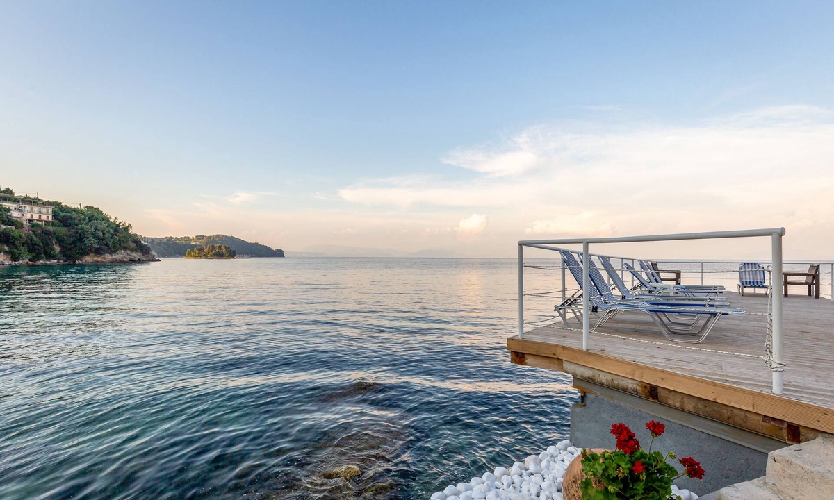 Perama Hotel | Oasis Hotel
