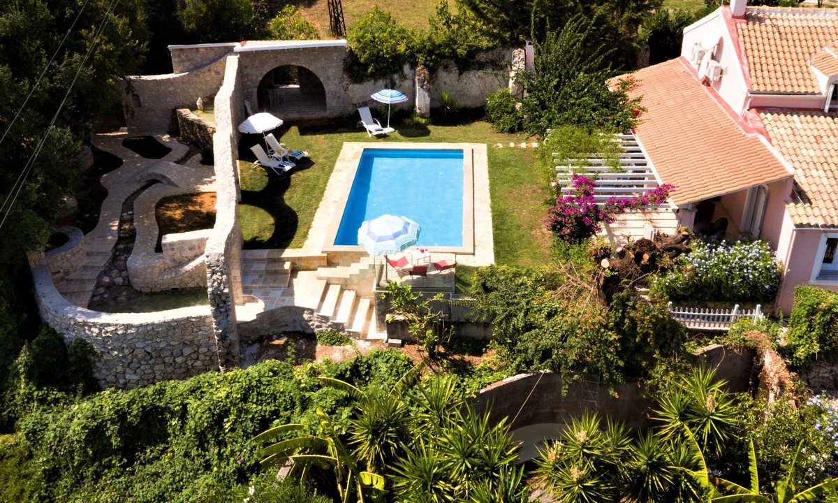 Petaleia Villa | Old Olive Press Dream Holiday Home Sea - Mountain Panorama' with Wi-Fi