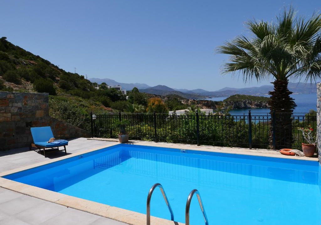 Istron Villa | One bedroom villa with private seawater pool Just 150 meters from the sea