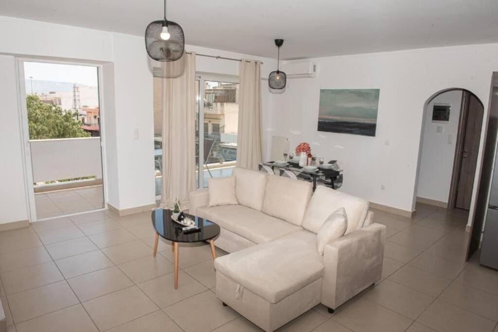 Keratsini-Drapetsona Apartment | Overlooking park flat close to the Piraeus Port-(DRAP-A7)
