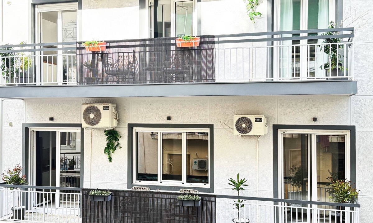 Petralona House | P&P Entire building rooftop jacuzzi