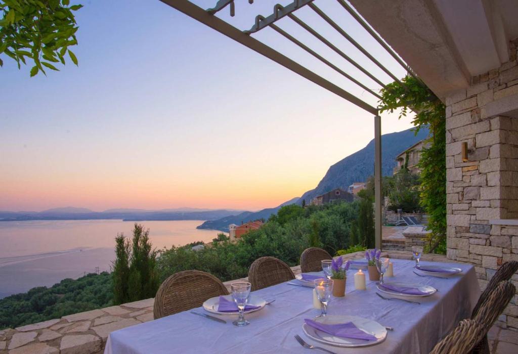 Nisaki Villa | Paleopetres Marnie - Private Pool - Sea Views - Nissaki - North East Coast -