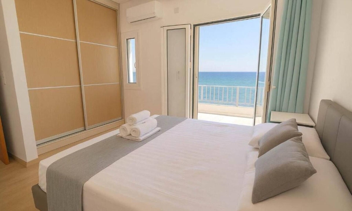 Agia Pelagia Apartment | Panorama Beachfront Suite With Jacuzzi & Sea View