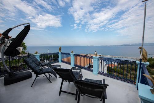 Loutraki Apartment | Panoramic Sea View Villa Evmenia and Harbourside Sea front apartments