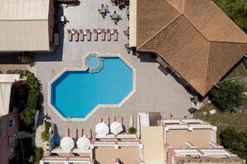 Ipsos Apartment | Paradiso Hotel Corfu Sea View Apartments with Pool in Ipsos