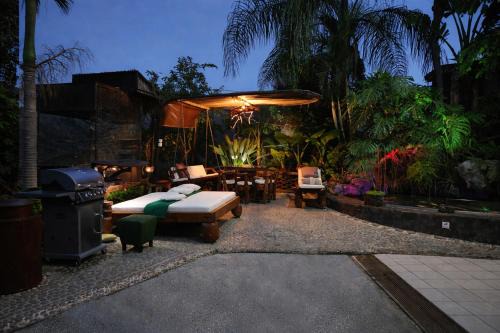 Agia House | Parrot House Tropical Villa in Platanias