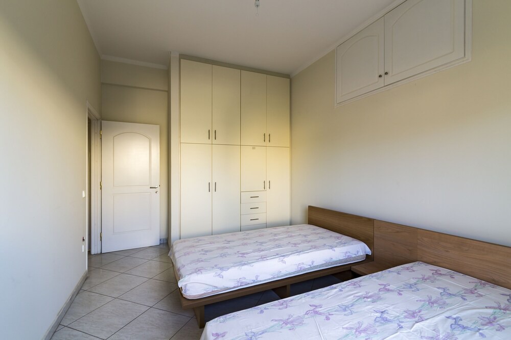 Rio Cottage | Peaceful Relaxation Villa. 8 Guests, Big Parking, Big Exterior