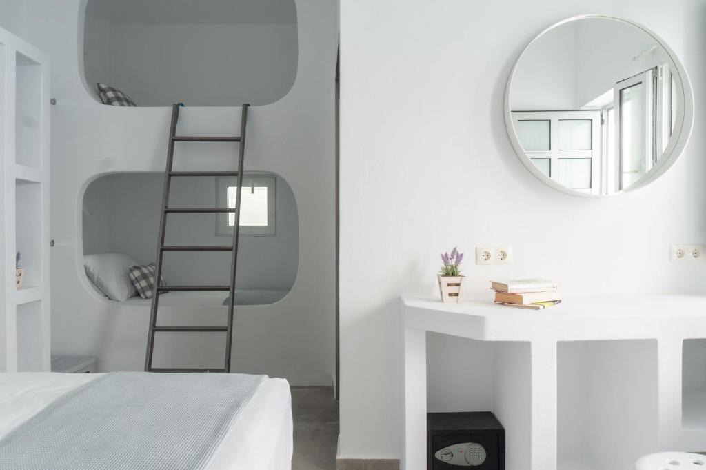 Parikia Hotel | Pelican Paros
