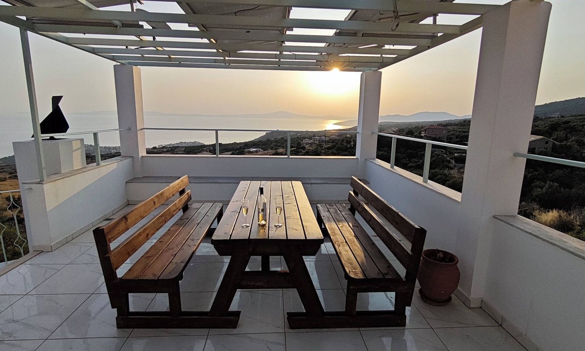 Lefktron House | Perfect Greek Villa at the seaside