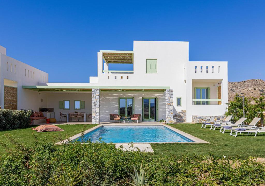 Naxos Villa | Plioni Villas With Private Pool & Suites With Hot Tub