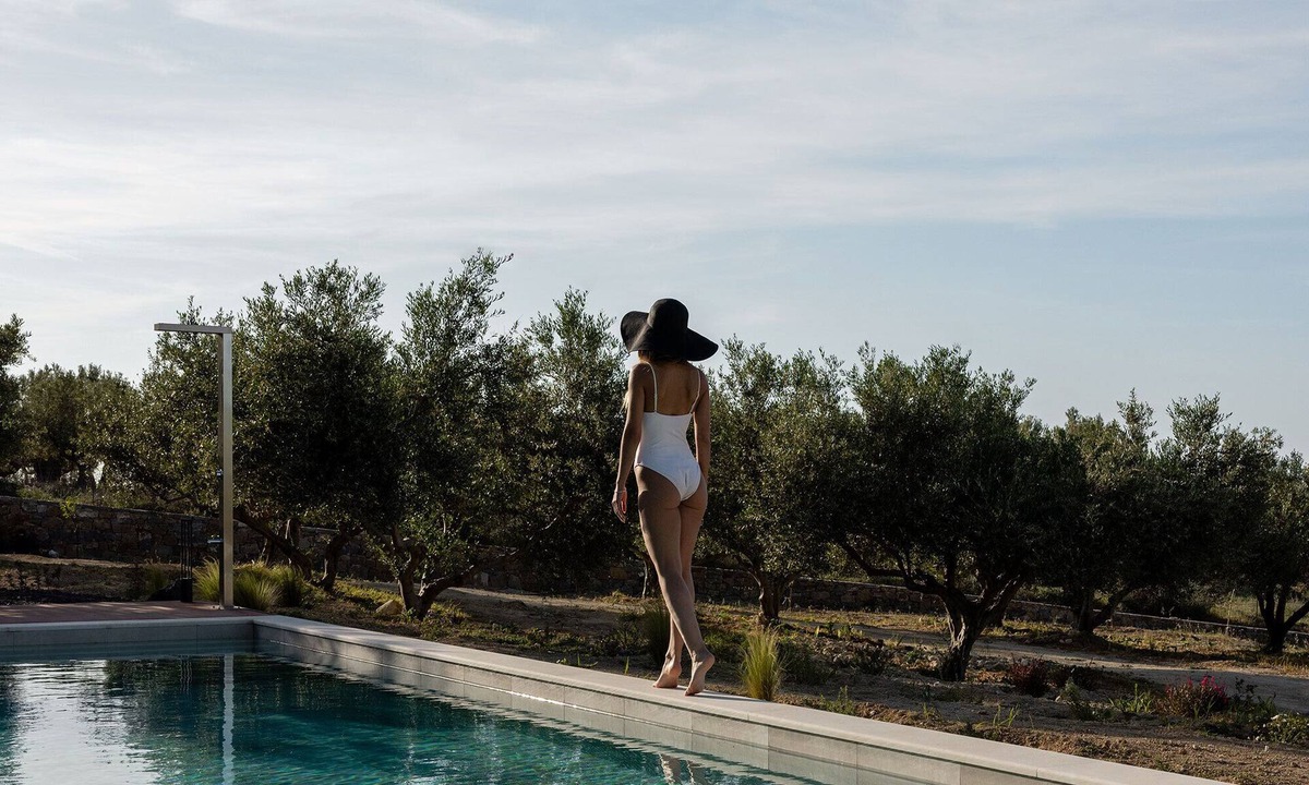 Adele Villa | Porto Cali, Earthy Elegance in Timeless Nature